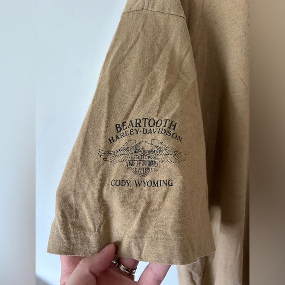 Beartooth Cody, Wyoming Harley Davidson Tan Tshirt - Picture 3 of 7